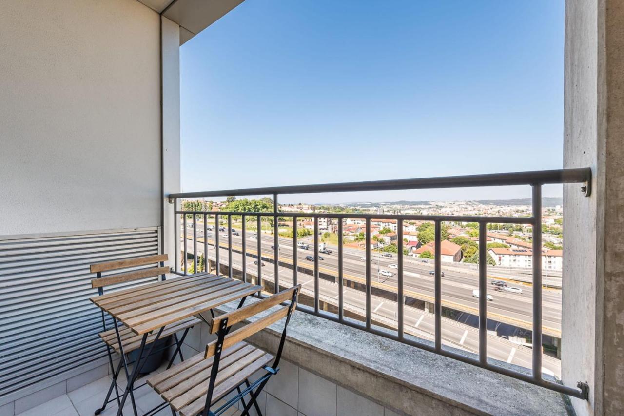 Dragon Stadium Studio W Balcony By Lovelystay Porto Luaran gambar