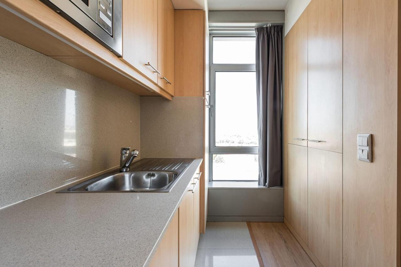 Dragon Stadium Studio W Balcony By Lovelystay Porto Luaran gambar